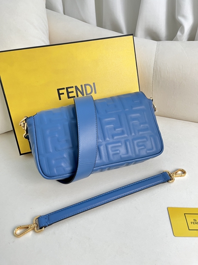 フェンディバッグ側面デザイン
